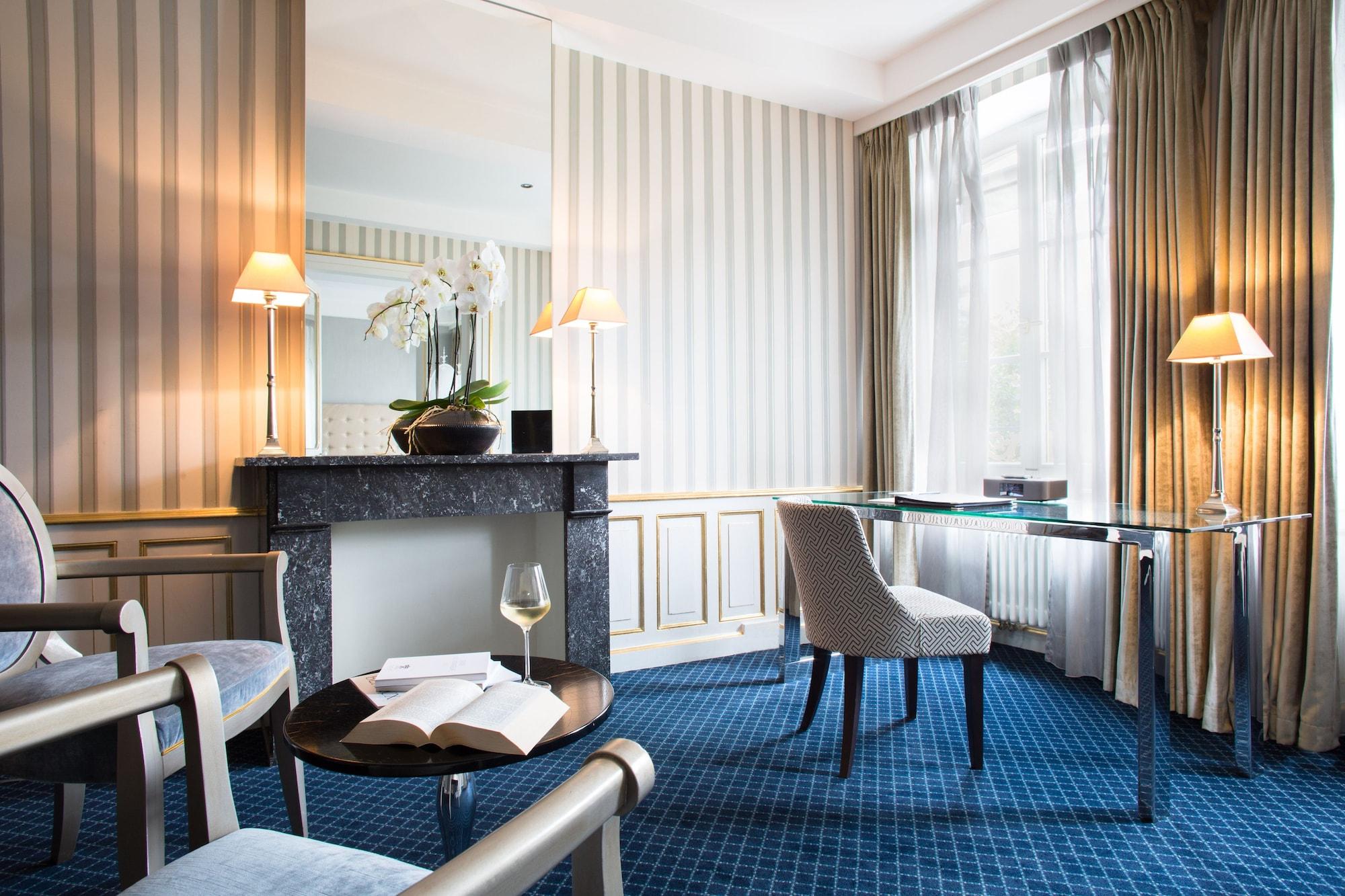 Hotel Le Place D'armes - Relais & Chateaux 5*