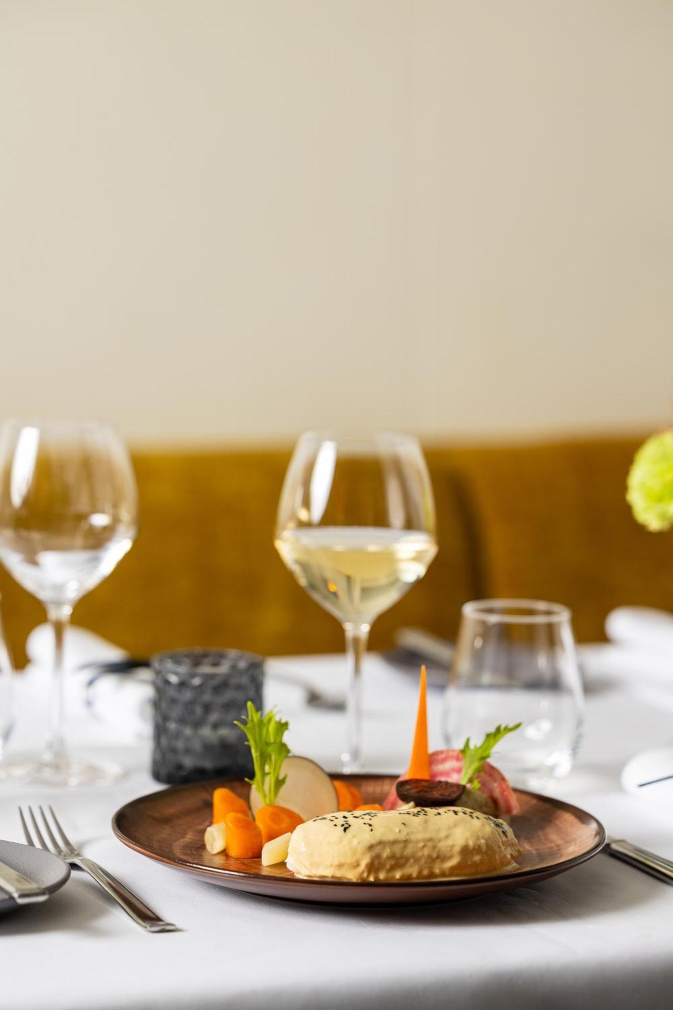 Hotel Le Place D'armes - Relais & Chateaux 5*