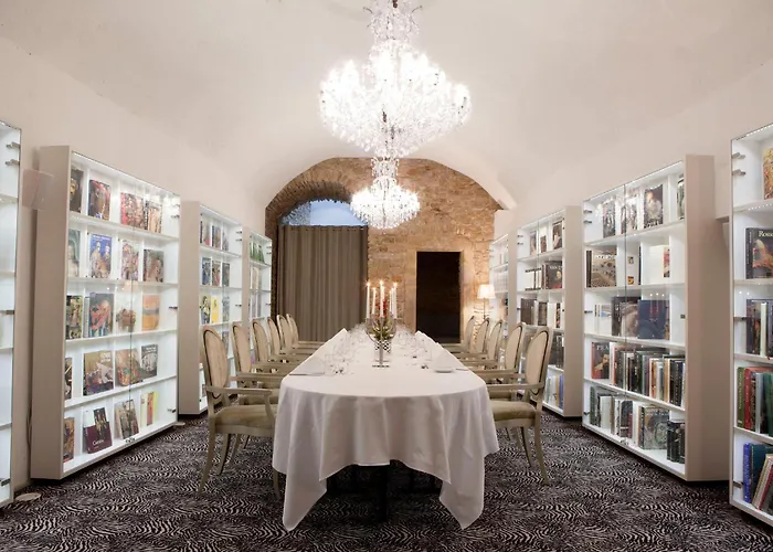 Hotel Le Place D\'Armes - Relais & Chateaux