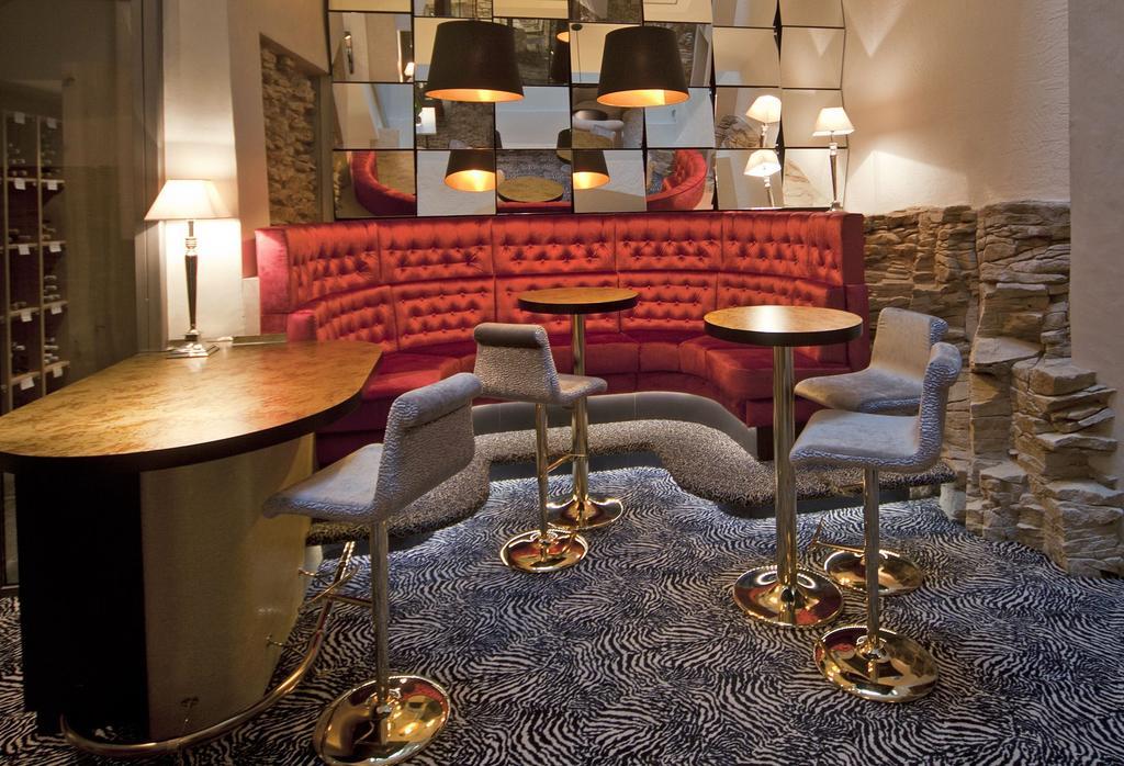 Hotel Le Place D'armes - Relais & Chateaux
